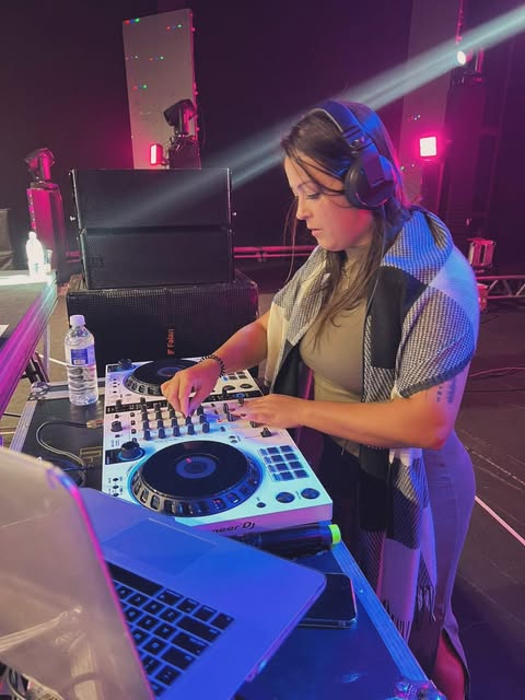 Publicação de DJ Thaa no Instagram de 12 de novembro de 2025